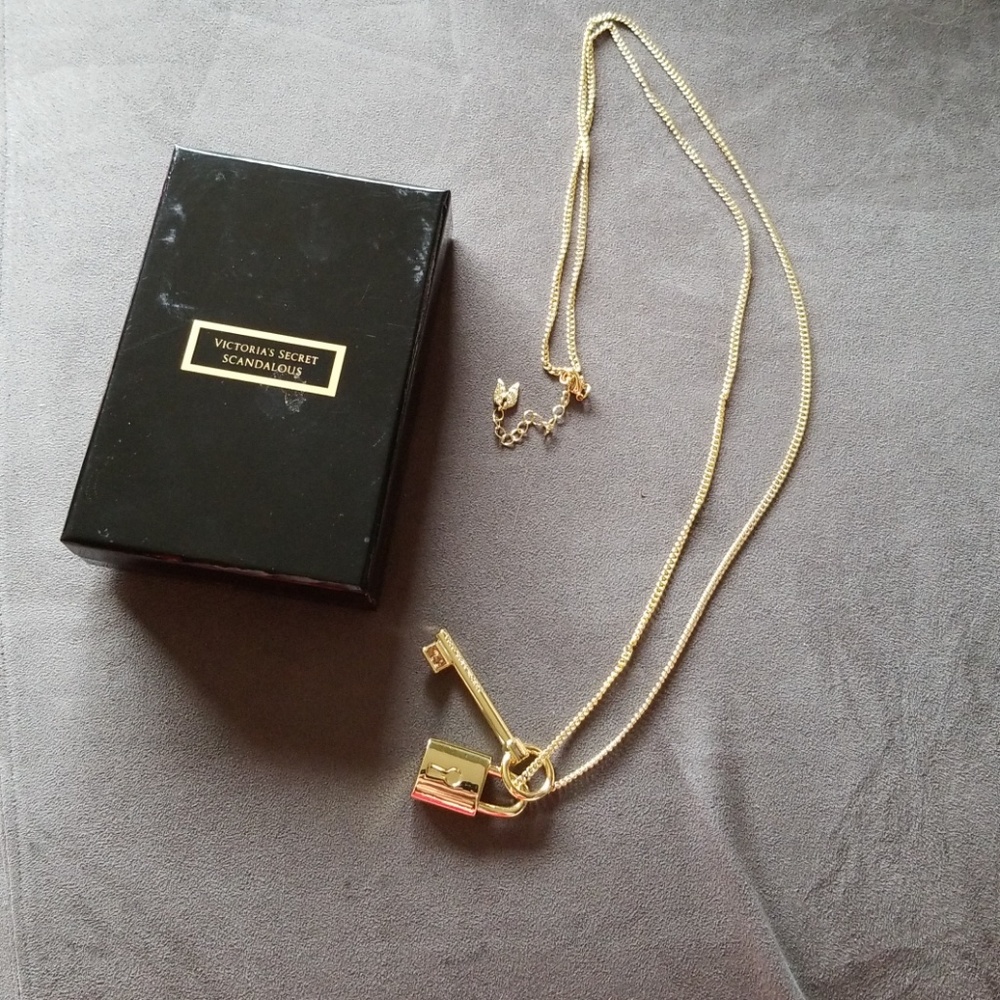 Victoria's Secret Scandalous Lock & Key Necklace